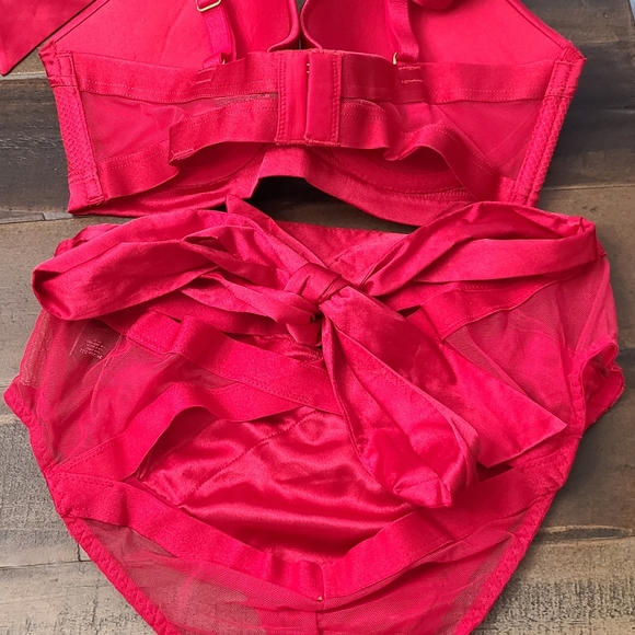 Victoria Secret set - Picture 3 of 4